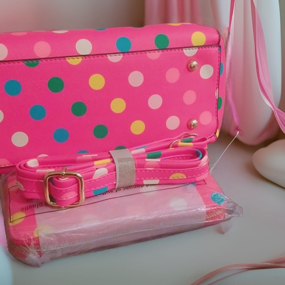 Gorgeous Modern Retro Bubblegum Pink Polka Dot Designer Handbag Set - Picture 6 of 7
